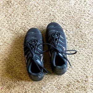 Black Nike shoes size little girl 3